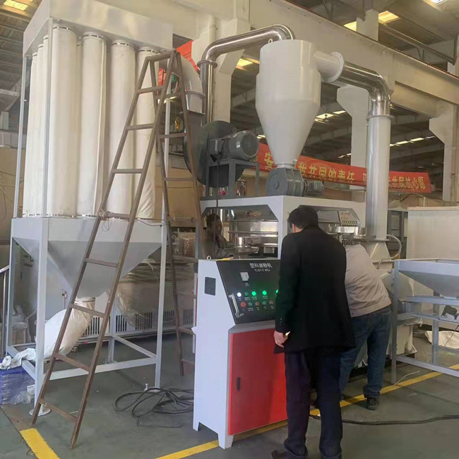Большая емкость водяного охлаждения машины Pulverizer PVC 120 сеток филируя