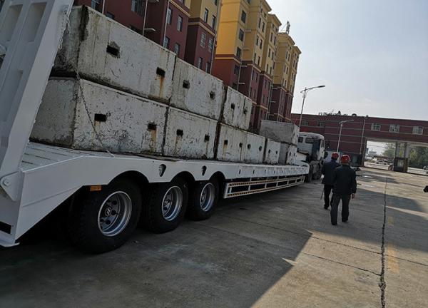 120t Load Capacity Fuwa/BPW Axle Sale Low Loader/Low Bed Truck for Excavator Transport