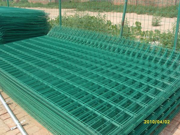 4-5mm diameter hot dipped galvanized wire material pvc coated welded wire mesh fence