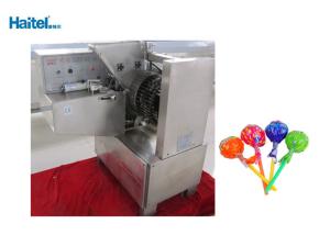 Doces do pirulito da energia elétrica que fazem a máquina Rod Insertion Forming