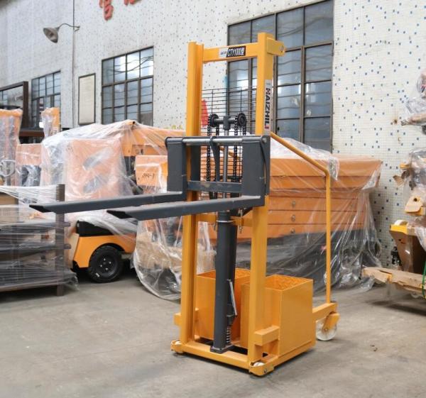 3 Ton Counterbalance Pallet Stacker Yellow Shell For Warehouse 1600mm Lifting Height