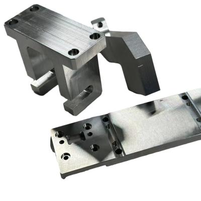 100% de inspecção completa OEM Peças de alumínio de hardware metálico de precisão para automóveis/máquinas