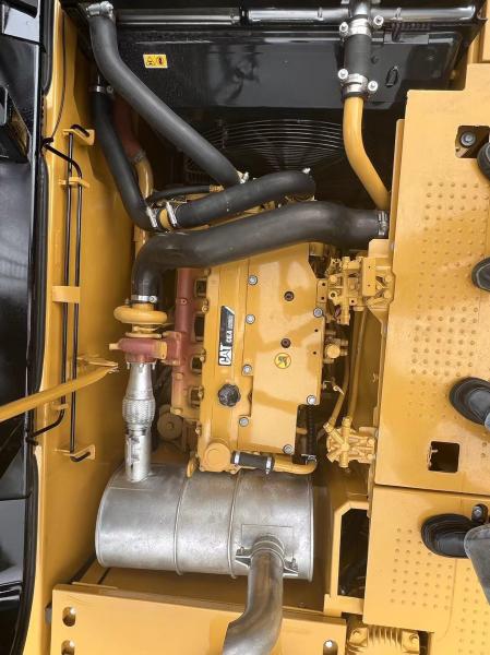 Machines de construction utilisées CAT 320D2 Excavateur Caterpillar Crawler Digger en stock