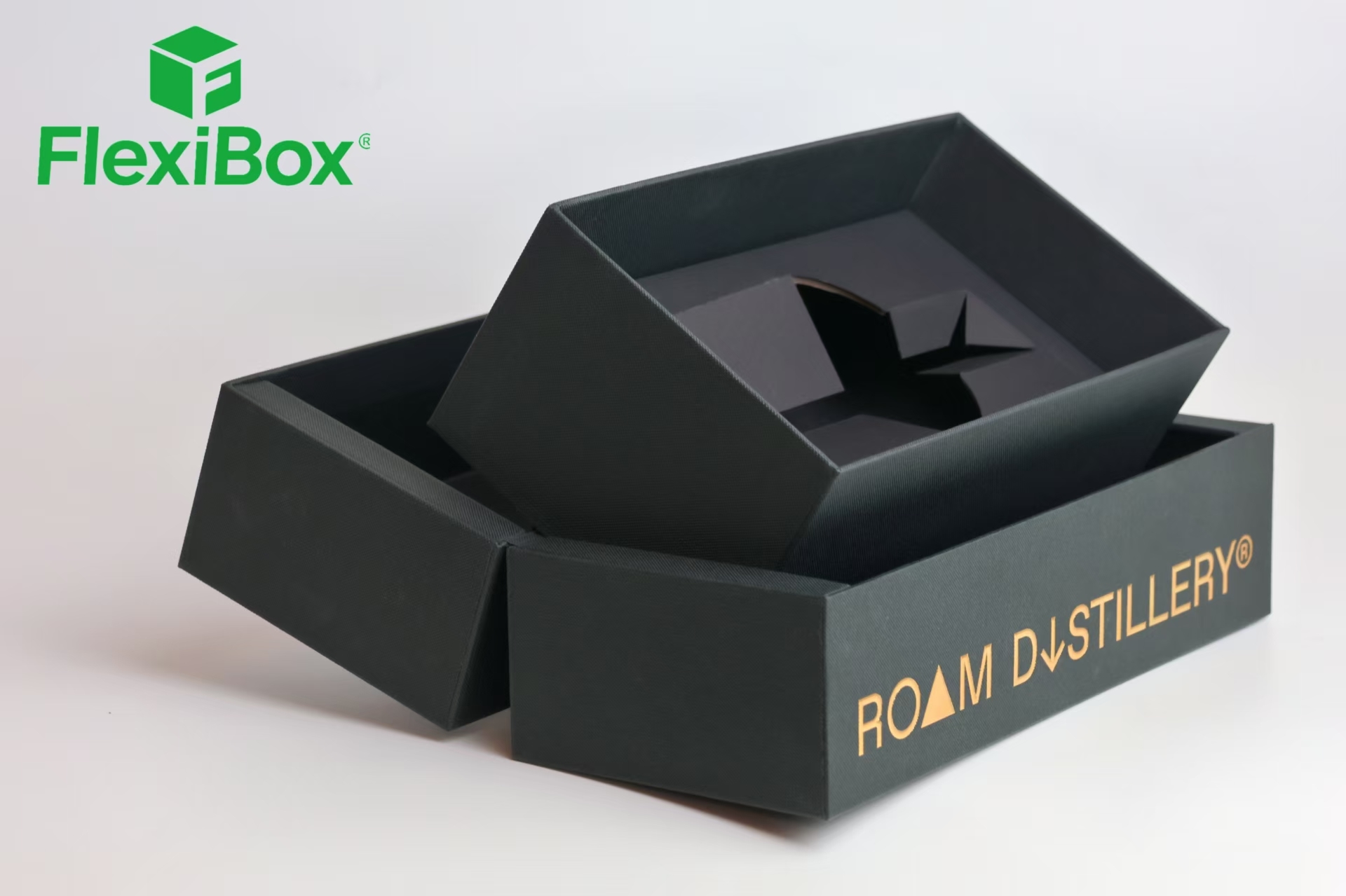 Custom Whisky Packaging Box with Lid & Base Box Structure and Gold Foil Stamping for Luxury Spirits Gift Box