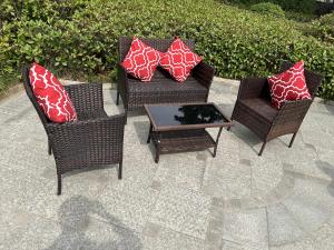 China Factory Wholesale Rattan Sofa Waterproof Design Indoor Outdoor Sofa Table