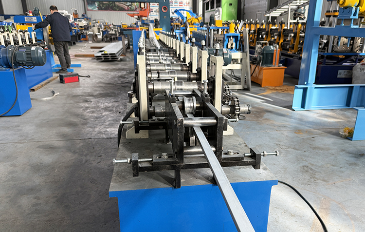 Metal Ceiling T Profile Main T /T Bar Steel Making Roll Forming Machine