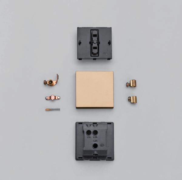 Amertop Brass BS single UK power wall electrical 13A switched socket