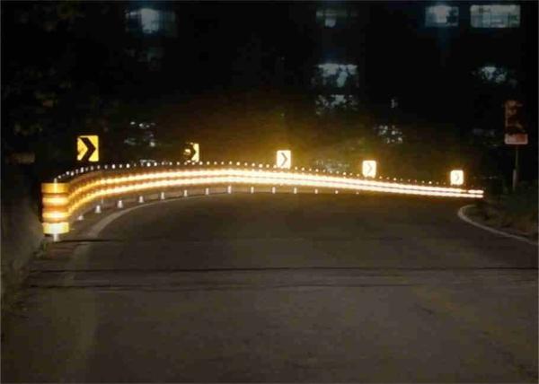 Customized EVA Highway Safety Roller Barrier Galvanized Surface