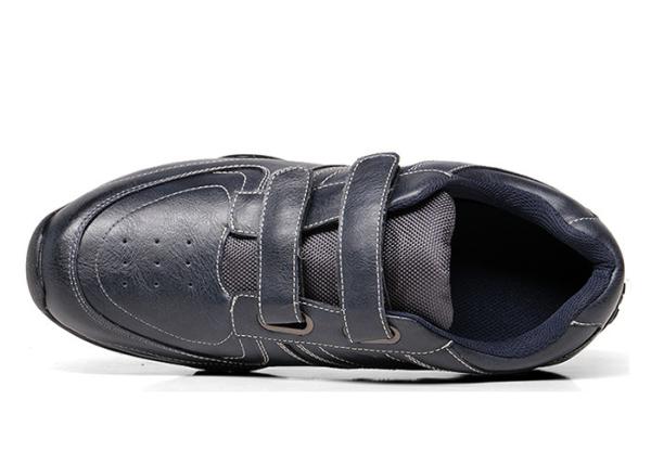 Os homens duráveis ostentam as sapatas, laço ocasional de passeio dos homens de Velcro acima do projeto da forma das sapatas