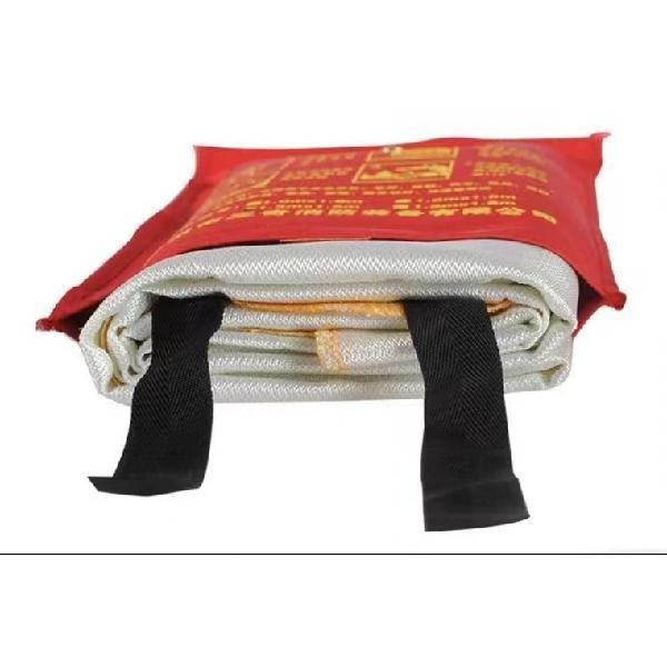 Non Toxic Emergency Fire Blanket 1.5x1.5m Fire Resistant Blanket For F Class Fires