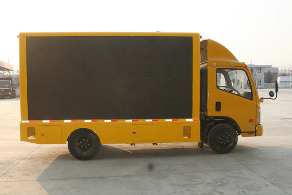 Full Color Mobile LED Advertising Truck P8 With Aluminum Cabinet