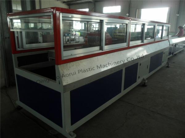 Manche a linha plástica da extrusão do perfil do PVC WPC do aço, máquina do painel de Ceilling do perfil de WPC