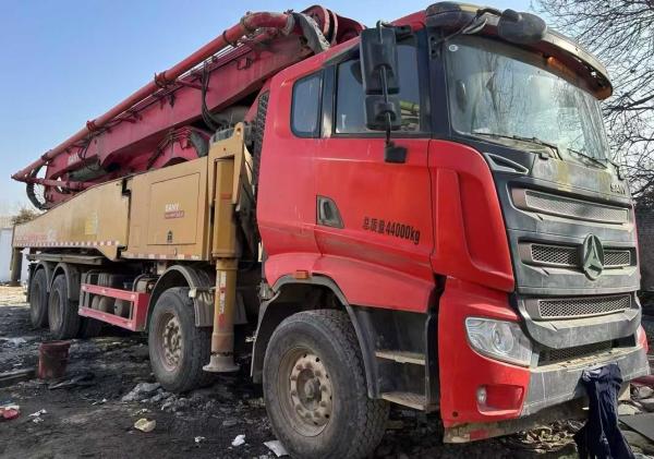 56M SANY Concrete Pump Truck Descuento 8x4 Drive Mode 2013 Año de la bomba Venta por tiempo limitado