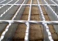 Revestimento galvanizado mergulhado quente serrilhado anti deslizamento da grelha de aço resistente