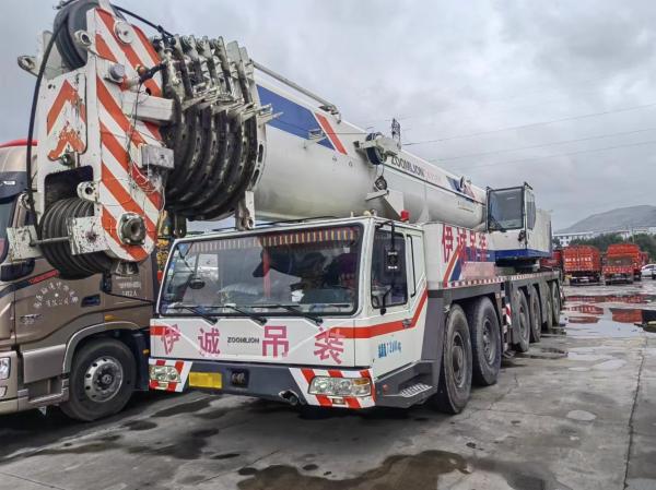 2012 Zoomlion 260T Cran de camion lourd blanc contrepoids 89T Moteur Mercedes Benz