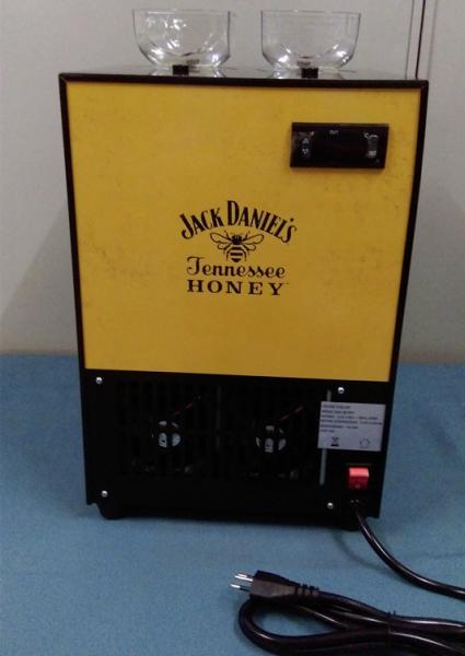 200W Refrigerated Liquor Dispenser With Two Bottle Inner Tank 1800ml