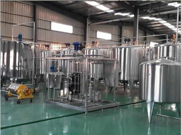 Melhore a eficiência da sua produção com a linha de enchimento de água mineral pura engarrafada de 15000 kg