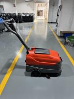 Potentes y flexibles limpiadores compactos de suelos para limpiar espacios estrechos y áreas pequeñas