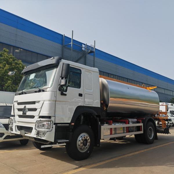 Sino Howo Asphalt Distributor Tank Truck Road Maintenance Truck Bitumen Spraying Truck