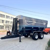 Tracteur transport des aliments pour animaux Voiture de transport des engrais