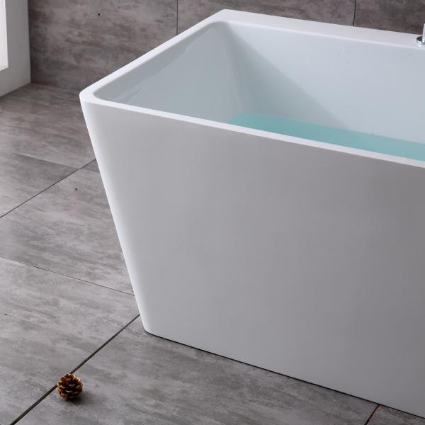 Elegant Design Freestanding Acrylic Massage Bathtub for Your Spa Retreat Experience