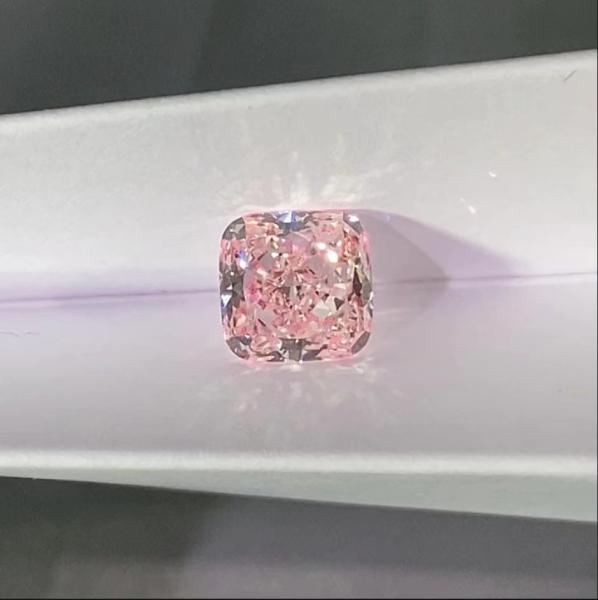 Os diamantes cor-de-rosa crescidos IGI do CVD do corte 2.0ct-2.5ct do coxim laboratório brilhante certificaram