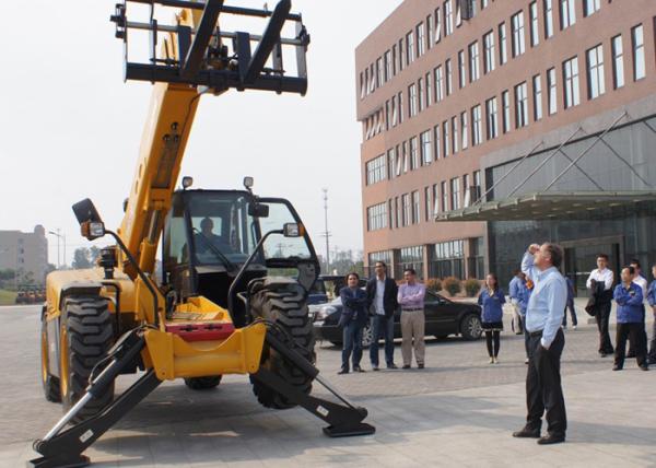 Multi Function XCMG Telescopic Forklift with Extended Boom Compact Structure