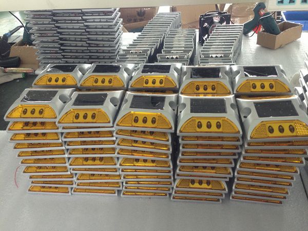 ODM Aluminum Solar Road Stud LED Road Stud Reflectors Aluminium Casting