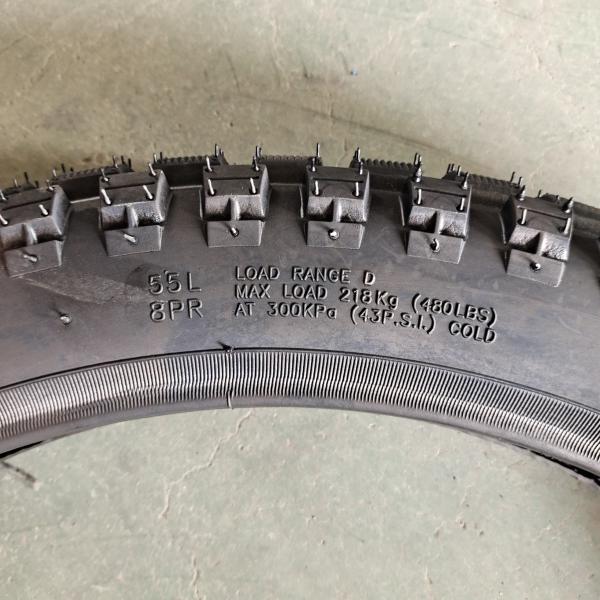 Directly Sell 3.00-18 Motorcycle Tire with 35%-55% Rubber Content and Black Color