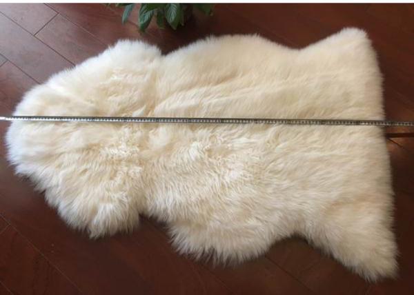 A pele longa 70 x110cm da pele de carneiro do cabelo do tapete branco genuíno da pele de carneiro escolhe a parte