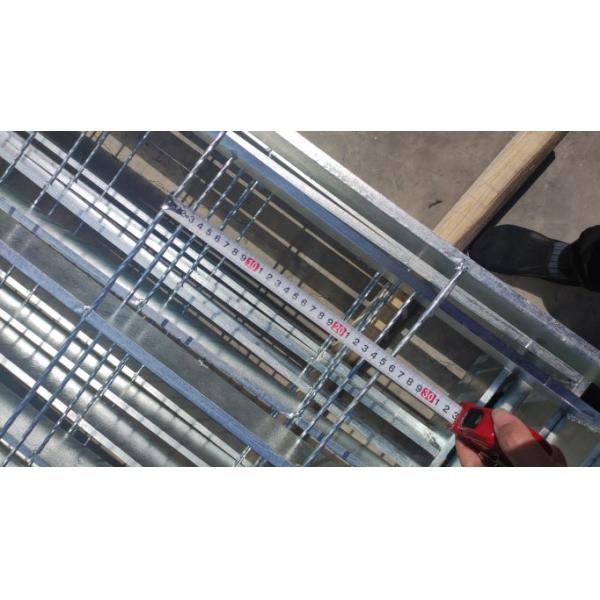 Carbon Q235 Steel Metal Grating Bearing Bar Pitch 30mm