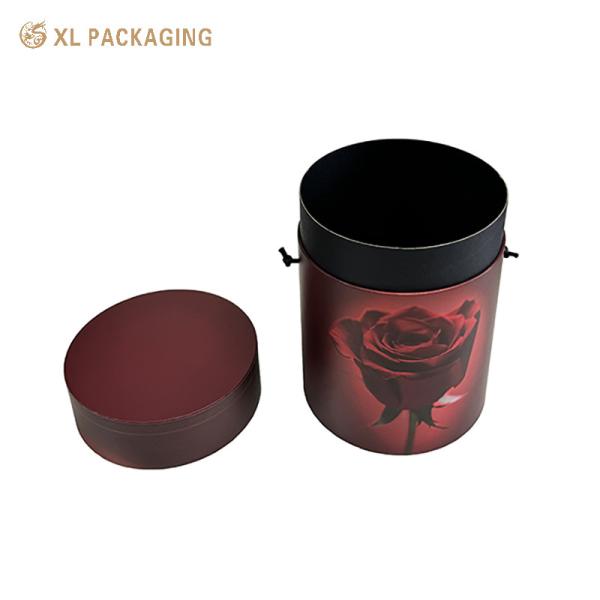 Envasado XL Envasado personalizado Caja de fábrica de cartón Papel redondo Tubo de color rojo Caja de papel cilindro Envasado de flores de rosa Caja de regalo con 1,4m Envasado de cuerda negra