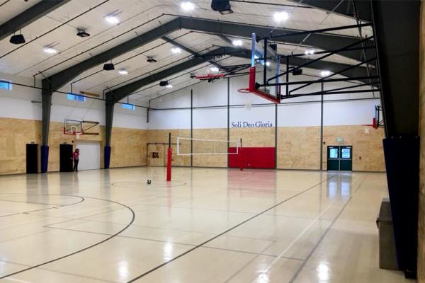 鉄骨構造の屋内バスケットボール コートの競技場の鉄骨構造の建物