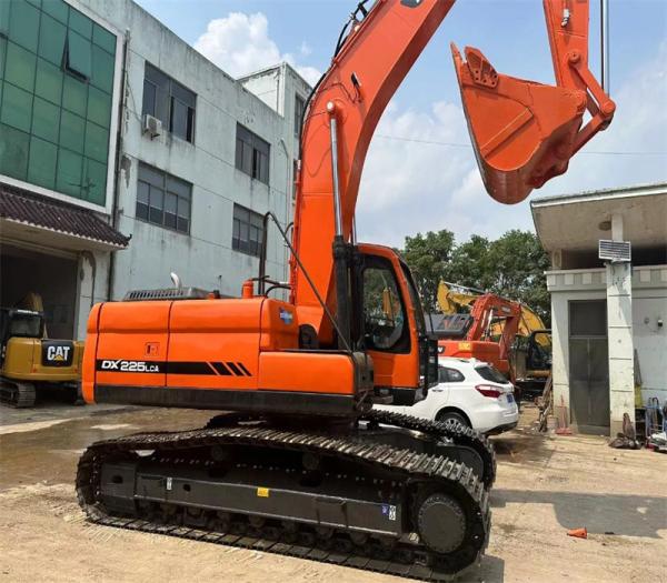 Excavadora de rodas usadas laranja DX225LC Doosan Backhoe Excavadora de rodas usadas