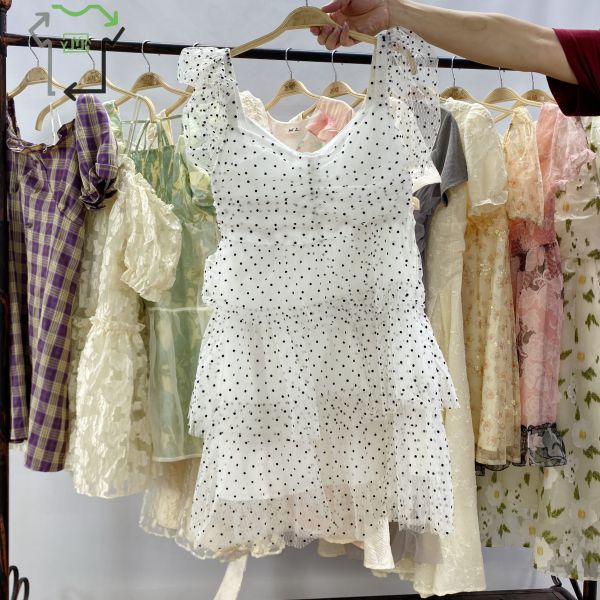 Clean Condition Second Hand Women's Skirts Puff Sleeve Pre Owned Dresses Mixed Colors