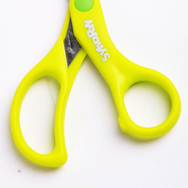 Hot selling high quality school and office stationary plastic handle 5 inch mini safety scissors
