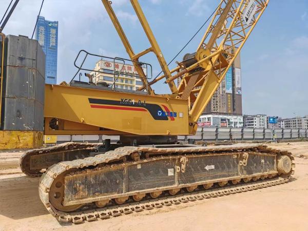 130 t Grue à roues usées Grue à rampe Xgc130-I Équipement de construction 14,99*3*3,95m