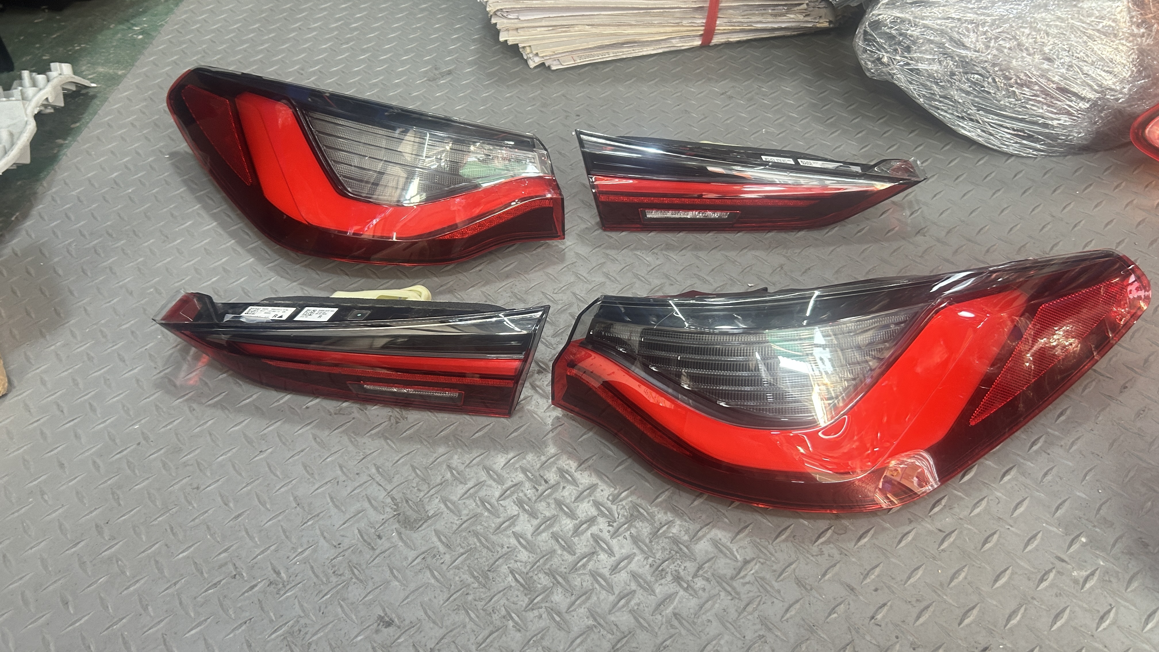 Genuine Used BMW 4 Series G22 Rear Tail Light Assembly Set of 4 (Left Outer + Left Inner + Right Outer + Right Inner)