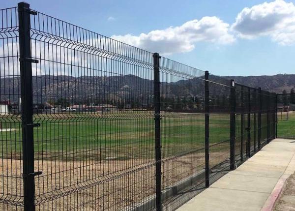 Black PVC Coated Welded Wire Mesh Fence 200mm X 50mm 5.5mm Diameter