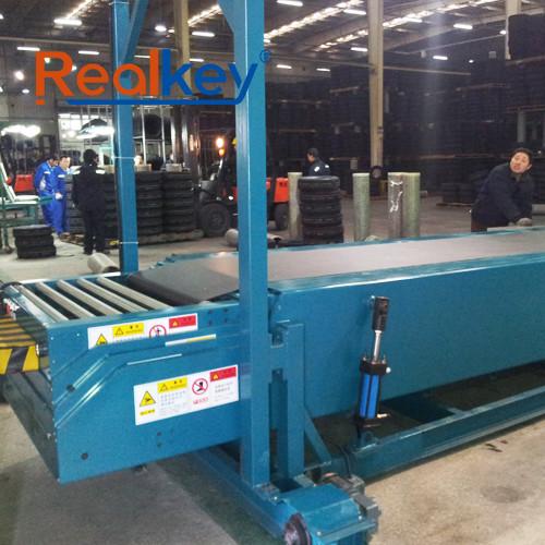 Space Saving Powered Extendable Conveyor Easy Installation For Logistics