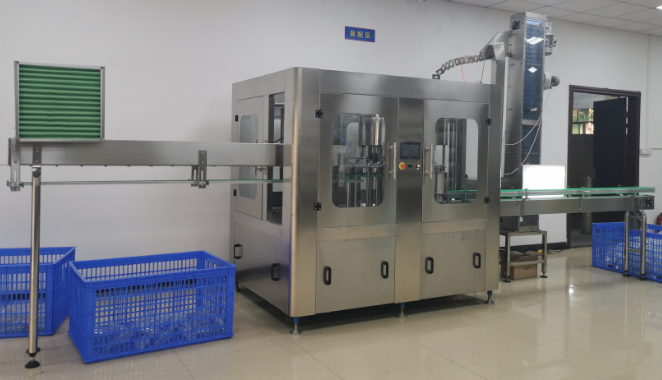 Производственная линия завалки машины Semi автоматической бутылки ЛЮБИМЦА пластиковой дуя