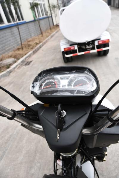 400 kg Load Capacity Water Cooled Tricycle with Four Spring Shock Absorber Design