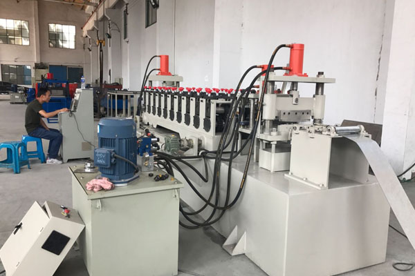 Rolo da bandeja de cabo do canal de C que forma a máquina, rolo do metal da tampa do entroncamento do cabo que forma máquinas