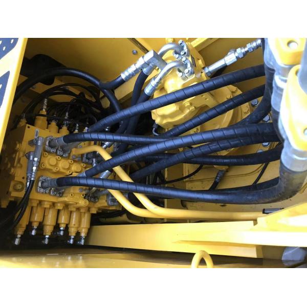 Использованный экскаватор Кумацу с емкостью 0,8 м3 в хорошем состоянии из Японии