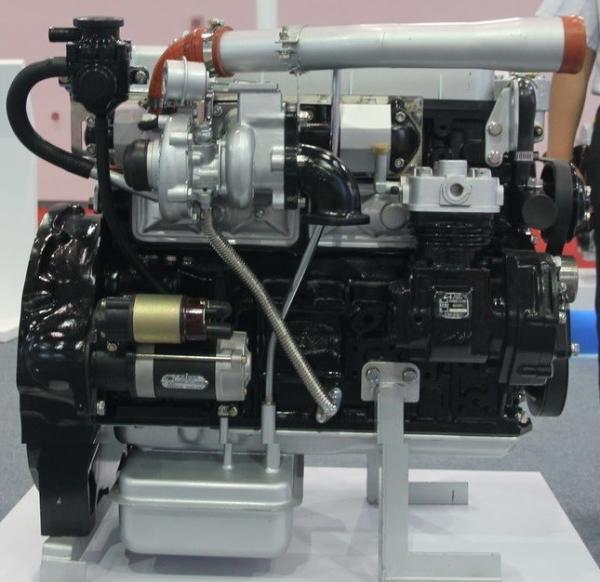 3.8L Engine Displacement Yunnei YN38 National 4 Cylinder Heads Diesel Engine