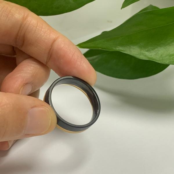 Fabrica mayorista de Anillos de bodas de zirconio y titanio negro y gris y joyas para hombres sin desvanecimiento Anillos de bodas para hombres