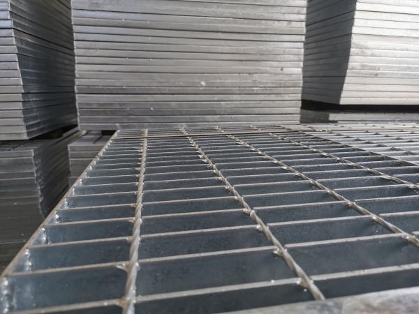 32x3mm Galvanized Steel Grating Plate Swage Locked For Driveway Walkway