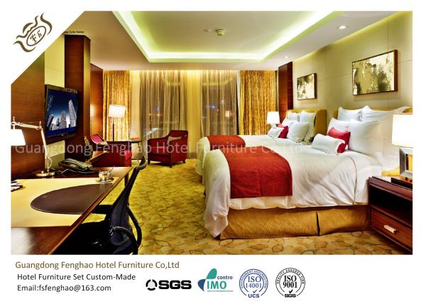 Classical Style Ebony Wooden Finished Hotel Bedroom Furniture With Modern Twin - Bed Red Fabric Sofa Set
