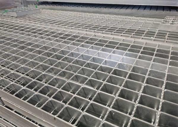 Industrial Platform Stair Treads Steel Grating 5mm Thick For Railway Bridge