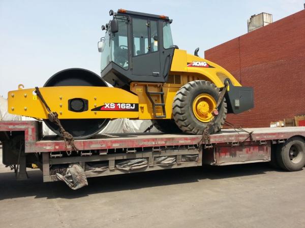 Model XS162J Vibratory Road Roller , Road Maintenance Machinery Operating Weight 16000kgs, 115Kw, Euro II